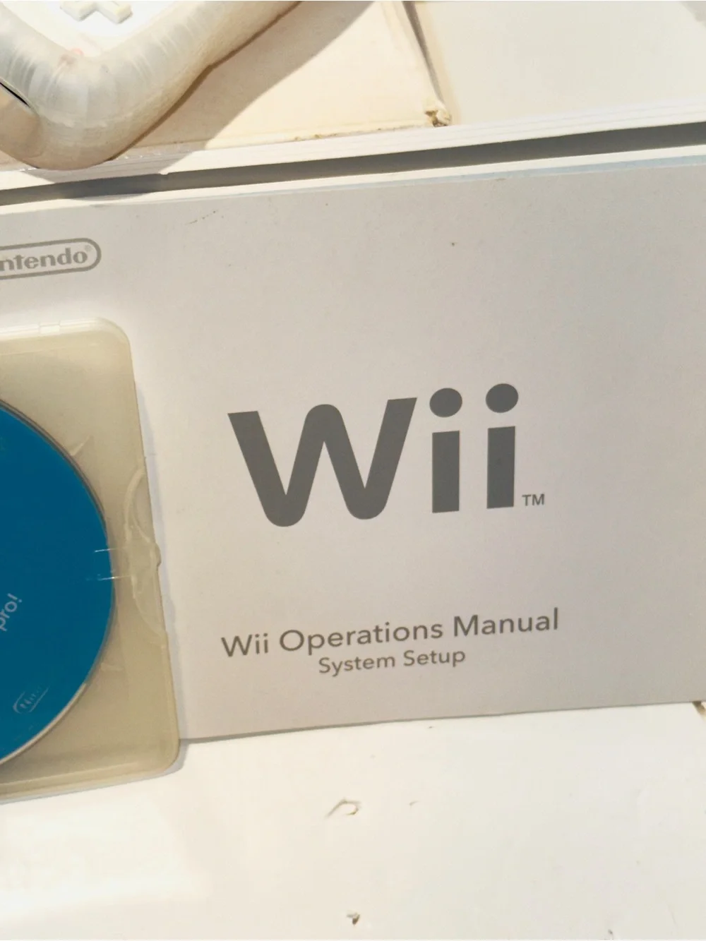 Nintendo Wii Console & Box Bundle White RVL-001 + Wii Sports + 2 Remotes Tested